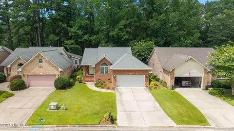 107 Innisbrook Ct, New Bern, NC 28562
