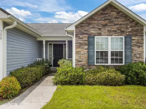 Exterior - 308 Springcreek Ct, Hubert, NC 28539 photo 9 of 11