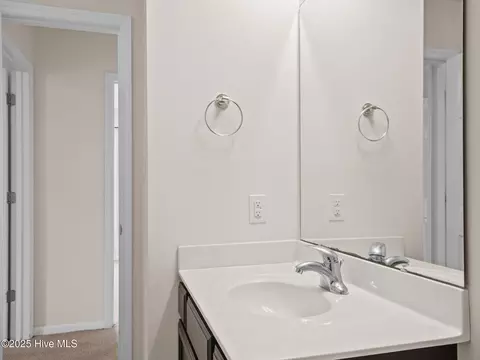 Bath - 308 Springcreek Ct, Hubert, NC 28539 photo 4 of 4