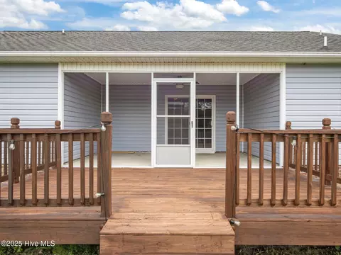 Exterior - 308 Springcreek Ct, Hubert, NC 28539 photo 6 of 11