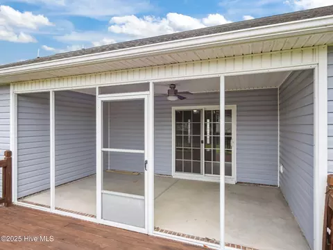 Exterior - 308 Springcreek Ct, Hubert, NC 28539 photo 5 of 11