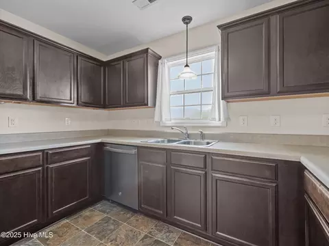 Kitchen - 308 Springcreek Ct, Hubert, NC 28539 photo 2 of 6