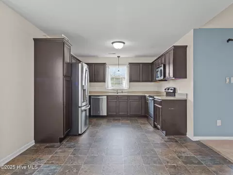 Kitchen - 308 Springcreek Ct, Hubert, NC 28539 photo 1 of 6