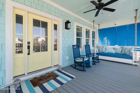 Exterior - 405 39th St, Sunset Beach, NC 28468 photo 5 of 8