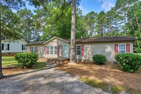 130 Pine Valley Ln, West End, NC 27376