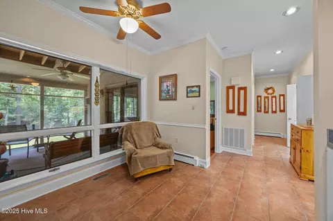 107 Hampton Dr, Washington, NC 27889 photo 10