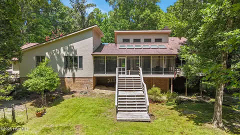 107 Hampton Dr, Washington, NC 27889 photo 2