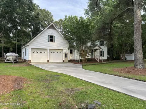 849 Maple Ridge Rd, Greenville, NC 27858