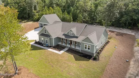 530 Harrow Dr, Carthage, NC 28327