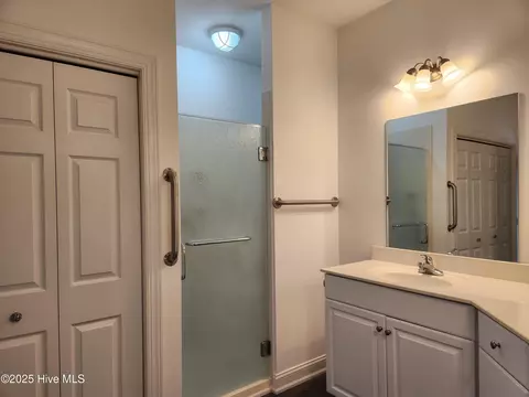 Bath - 300 Lighthouse Ln #A-3, Cedar Point, NC 28584 photo 2 of 3