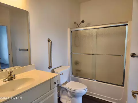 Bath - 300 Lighthouse Ln #A-3, Cedar Point, NC 28584 photo 3 of 3