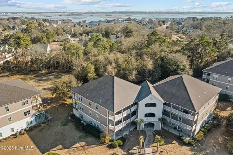 300 Lighthouse Ln #A-3, Cedar Point, NC 28584