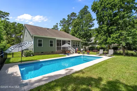 Exterior - 159 Aster Pl, Hampstead, NC 28443 photo 5 of 11