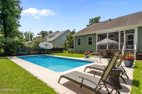 Exterior - 159 Aster Pl, Hampstead, NC 28443 photo 6 of 11