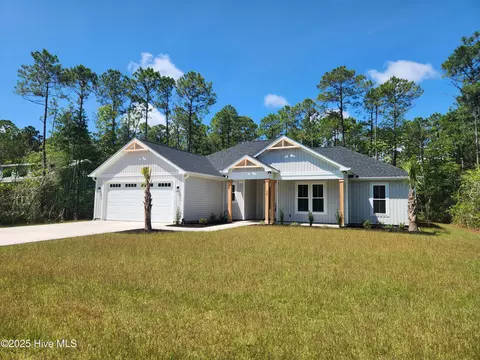 62 Pinewood Dr, Carolina Shores, NC 28467