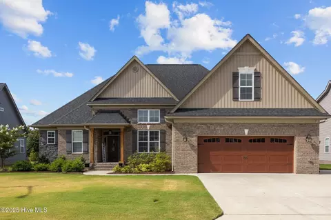 413 Southbridge Ct, Winterville, NC 28590