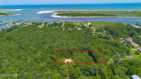 1305 Burnett Rd, Wilmington, NC 28409