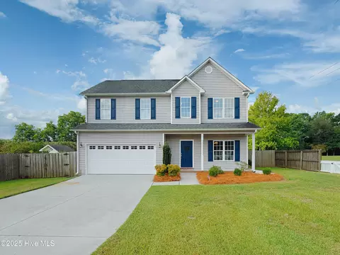 100 Loyd Ln, Beulaville, NC 28518