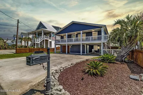 114 Florida Ave, Carolina Beach, NC 28428