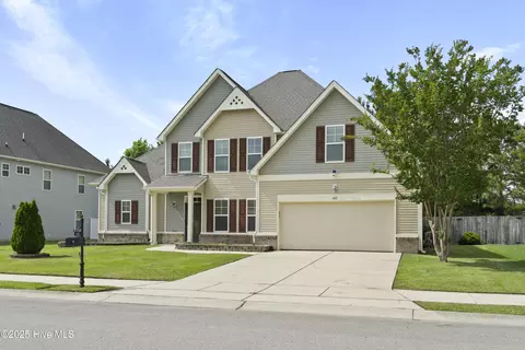 402 Walkens Woods Ln, Jacksonville, NC 28546