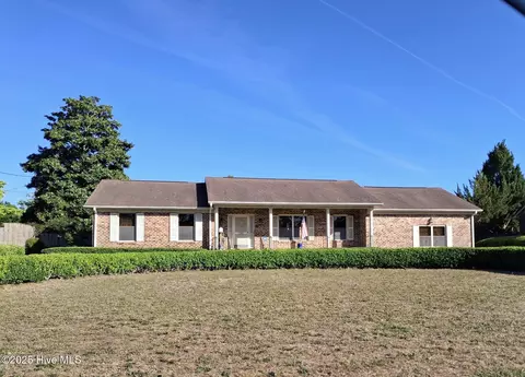 261 Dallas Dr, Wilmington, NC 28405