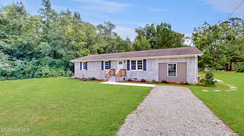 677 Rhodestown Rd, Jacksonville, NC 28540
