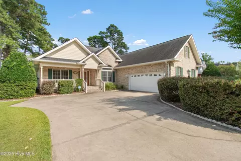 611 Eastwood Park Rd, Sunset Beach, NC 28468