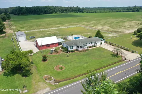 1212 S Creek Rd, Orrum, NC 28369
