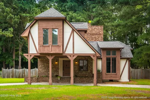 1407 Rondo Dr, Greenville, NC 27858