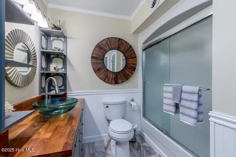 Bath - 100 Quarterdeck Townes Townes, New Bern, NC 28562 photo 1 of 2