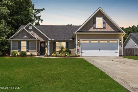 203 Shady Willow Ln, Jacksonville, NC 28546