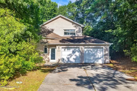 823 Haymarket Ln, Wilmington, NC 28412