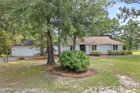 102 Rolling Hill Ct, West End, NC 27376