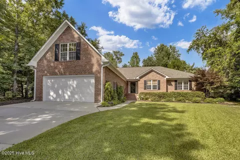 904 Woodridge Ct SE, Leland, NC 28451