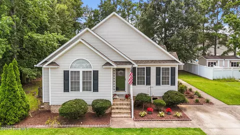 452 Primrose Ln, Winterville, NC 28590