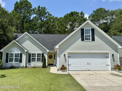 527 Maple Branches Dr, Leland, NC 28451