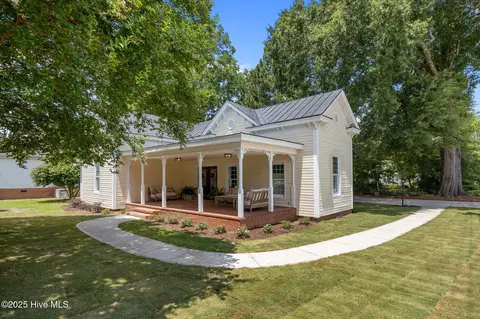 103 N Mckay Ave, Dunn, NC 28334