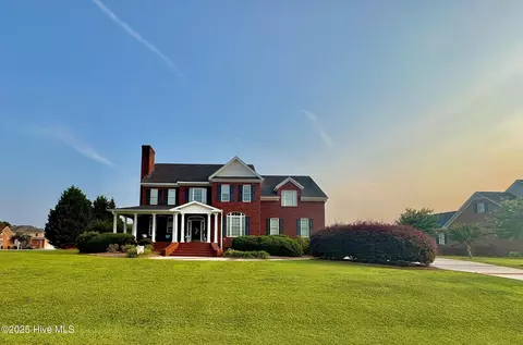 25 Muirfield Dr, Whiteville, NC 28472