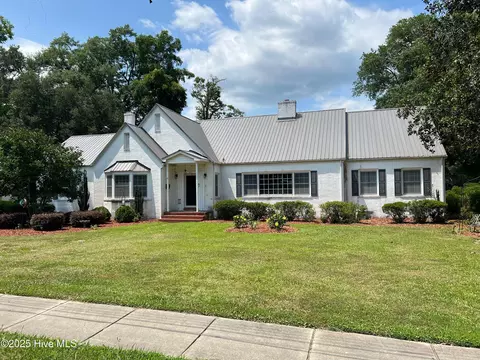 313 E 1st Ave, Chadbourn, NC 28431