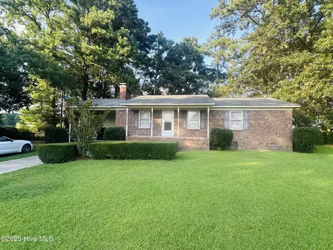 2833 Lisa Ln, Kinston, NC 28504