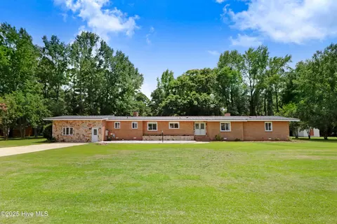 202 Waters Cir, Goldsboro, NC 27534