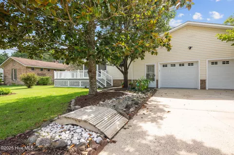 5500 Peace And Plenty Ct, New Bern, NC 28560