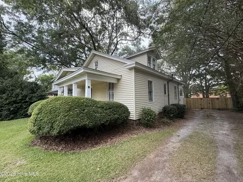 Exterior - 604 E 8th St, Washington, NC 27889 photo 1 of 10