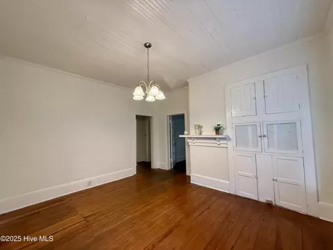 Living - 604 E 8th St, Washington, NC 27889 photo 4 of 7