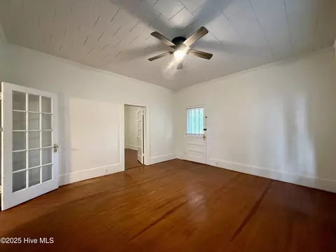Living - 604 E 8th St, Washington, NC 27889 photo 2 of 7