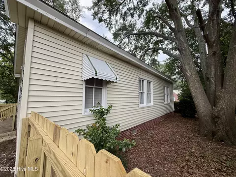 Exterior - 604 E 8th St, Washington, NC 27889 photo 2 of 10