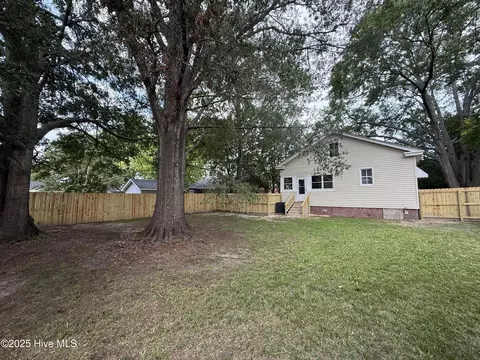 Exterior - 604 E 8th St, Washington, NC 27889 photo 4 of 10