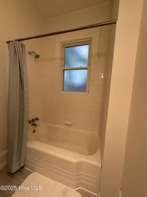 Bath - 604 E 8th St, Washington, NC 27889 photo 2 of 3