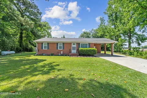 460 S Nc 111 Hwy, Chinquapin, NC 28521