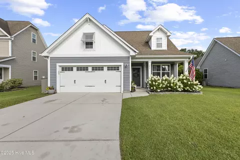 286 SW Sw Plantation Dr, Maple Hill, NC 28454